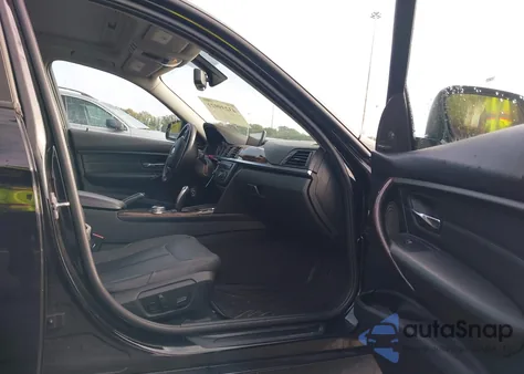 2014 BMW 328 Xi z USA, uszkodzony, nr VIN WBA3B3C57EF545212